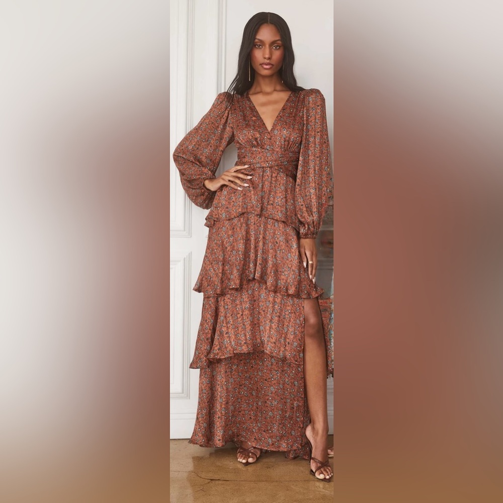 ASTR The Label Anora Maxi Dress XS Copper Floral Tiered Open Back Wedding Guest - Picture 2 of 12